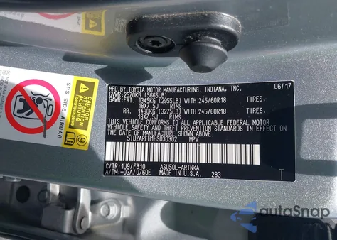 2017 Toyota Highlander Le z USA, uszkodzony, nr VIN 5TDZARFH1HS030302